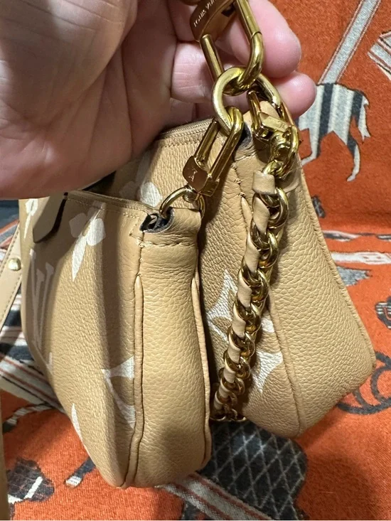 LOUIS VUITTON ❤️🌟 MONOGRAM EMPREINTE GIANT MULTI POCHETTE W/ TWO STRAP⭐️ - Picture 9 of 15